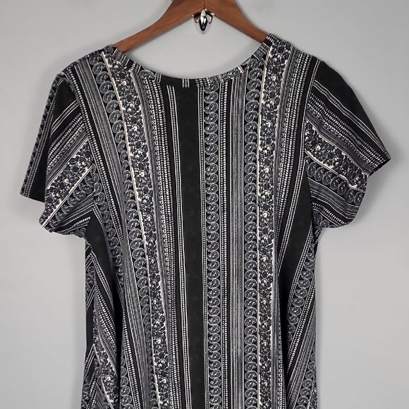 LulaRoe Paisley Print Gray Black and White Short Sleeve Asymmetrical Dress - Picture 8 of 8